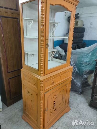 Старинный буфет, комод,стулья