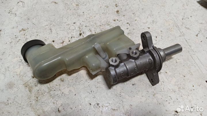 Главный тормозной цилиндр Toyota Camry V40 2006-2011г