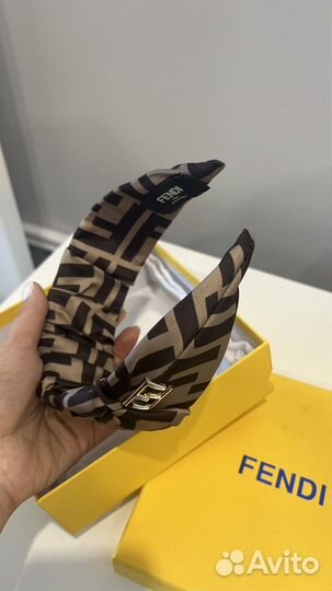 Ободок для волос Fendi (Америка). Новый