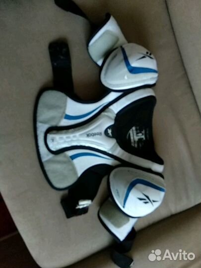 Нагрудник хоккейный