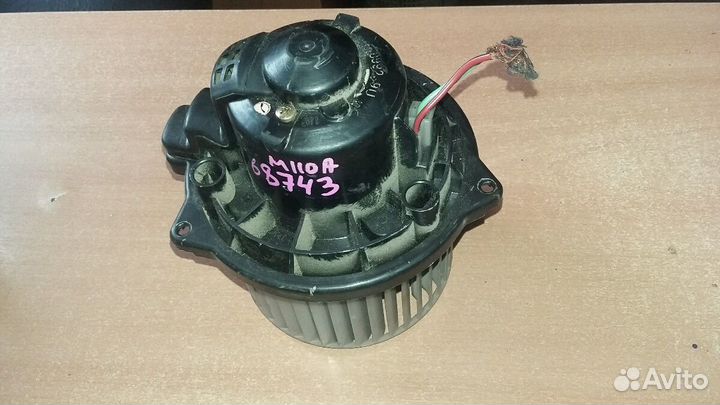 Мотор печки на Toyota Duet (Тойота Дует) M100A