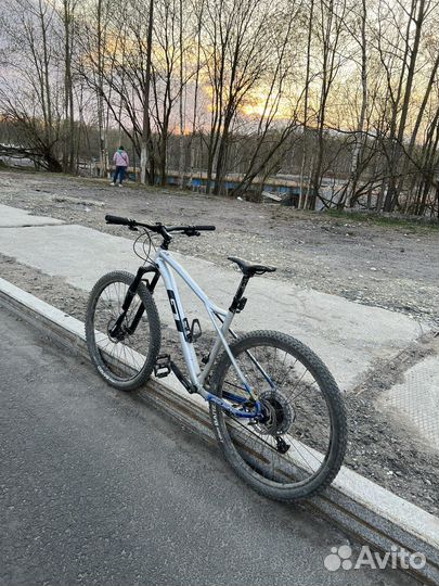 Велосипед Gt avalanche expert (размер L)