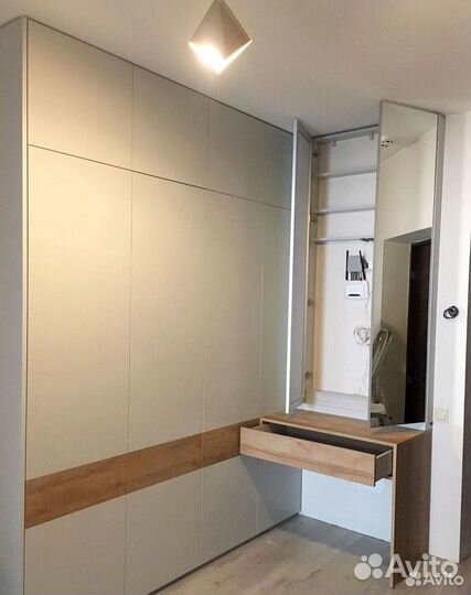 Шкаф в прихожую от фабрики мебели