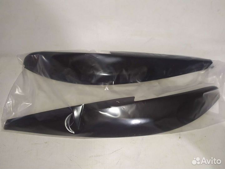 Молдинг на передние фары Hyundai Accent