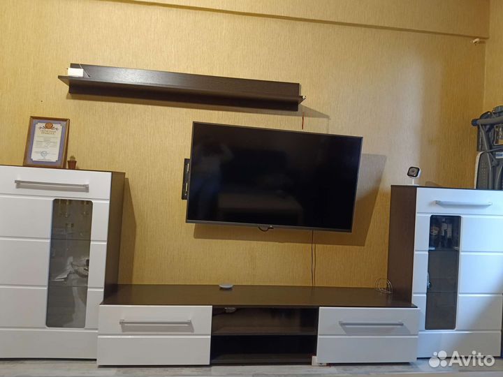 Стенка в гостиную