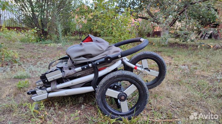 Коляска трёхколёсная bumbleride