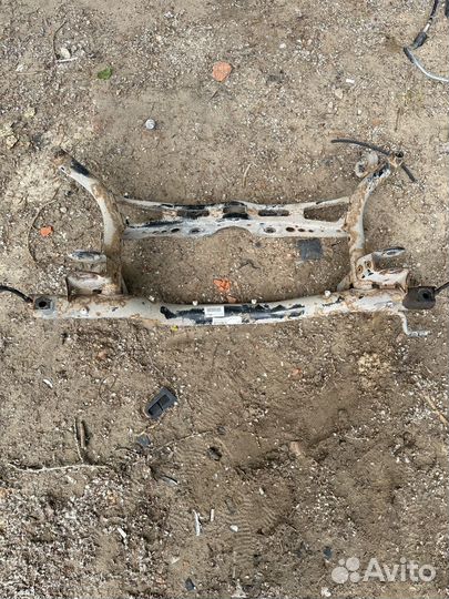 Задний подрамник VW Golf plus