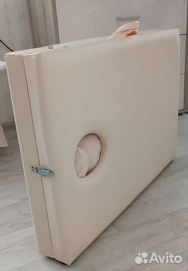 Кушетка складная с отверстием