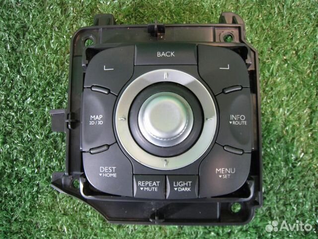 Пульт мультимедиа Renault Megane 3 (BZ0H) 2011