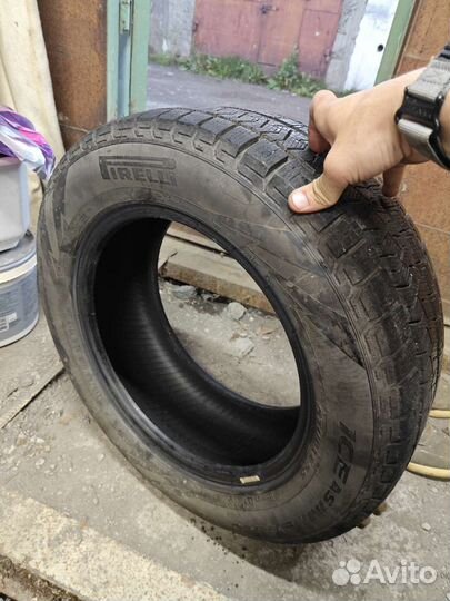 Pirelli Ice Asimmetrico 215/60 R16