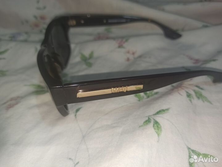 Солнцезащитные очки женские prada