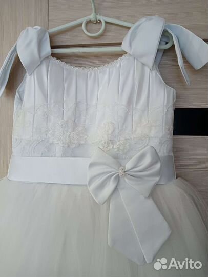 Платье очень пышное