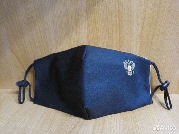 Маска чёрная тканевая