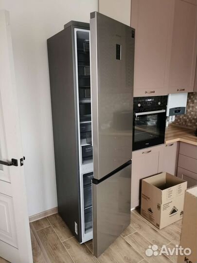 Холодильник Samsung