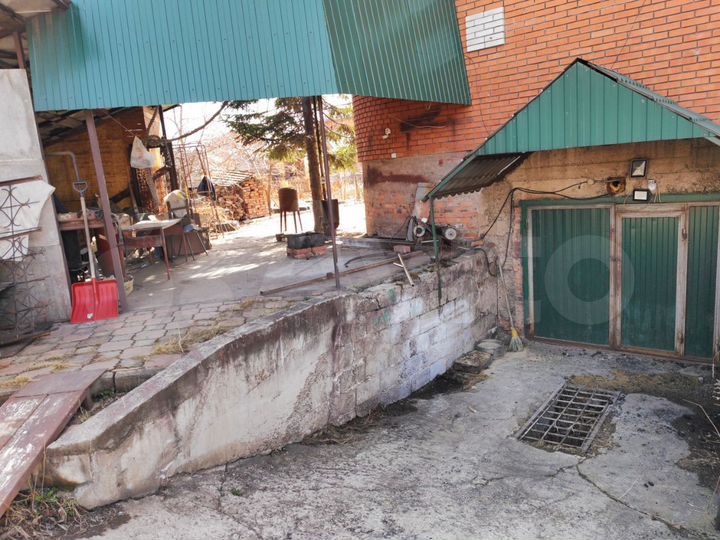 Дом 300 м² на участке 15 сот.