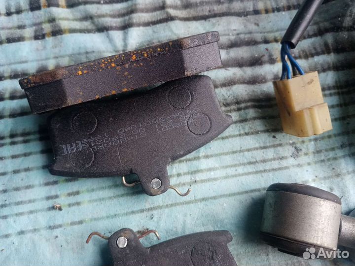 Колодки, мотор дворников 2110