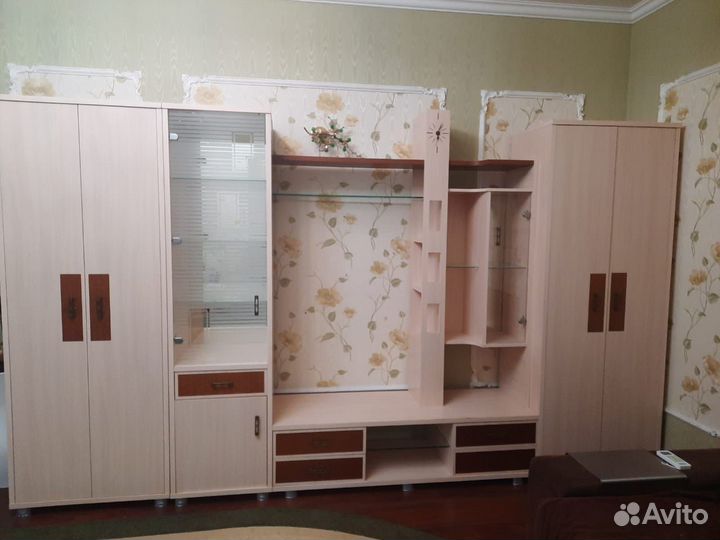 Стенка горка со шкафами в гостиную