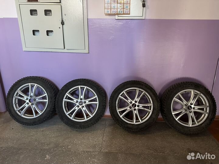 Goodyear Ultragrip Ice Arctic 235/55 R18 104