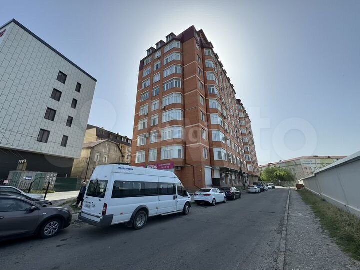 2-к. квартира, 54 м², 1/10 эт.