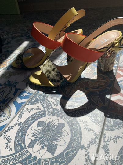 Босоножки женские 38 размер