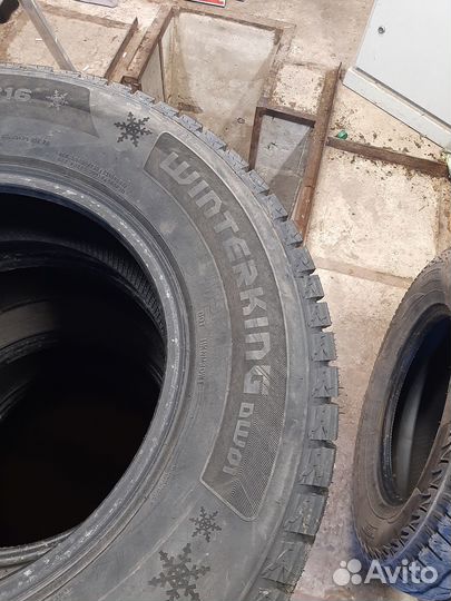 Kumho Road Venture SAT KL61 245/70 R16