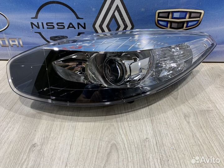 Фара Renault fluence Лев