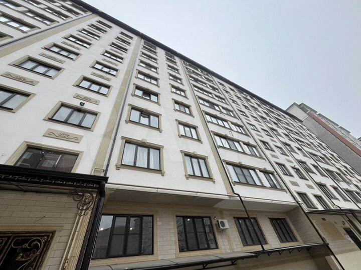 2-к. квартира, 75 м², 4/10 эт.