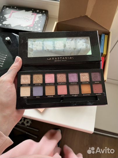 Тени Anastasia Beverly Hills Norvina