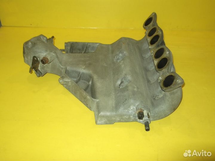 Коллектор впускной 2.8 VR6 Sharan Golf 3 Passat B4