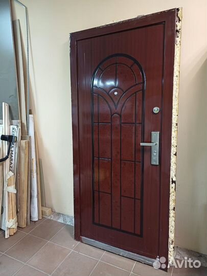 Дверь входная металлическая