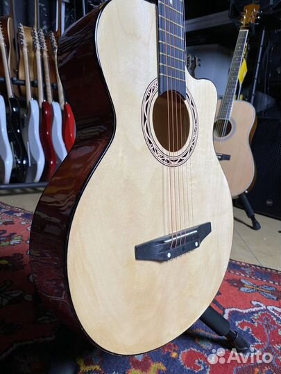 Акустическая гитара