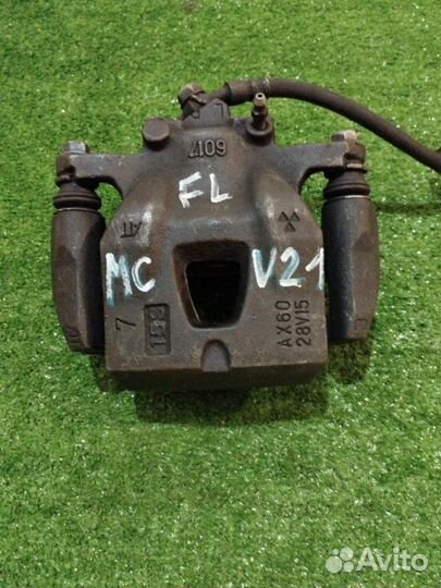 Суппорт передний левый Toyota Camry Gracia MCV21