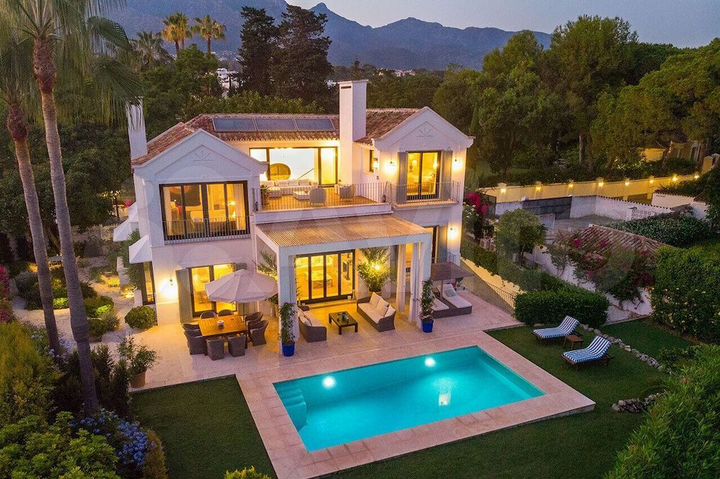 Дом 250 м² на участке 7,5 сот.