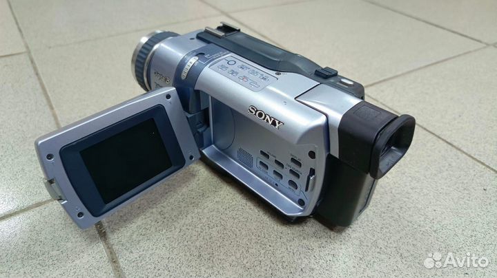 Видеокамера Sony DCR-TRV240E