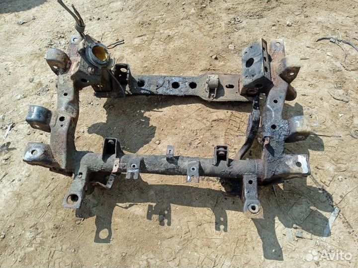 Балка подмоторная Mitsubishi Pajero 3 3.5 2003