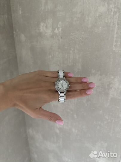 Часы dkny