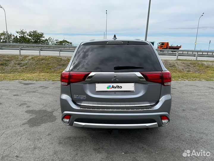 Mitsubishi Outlander 2.0 AT, 2016, 110 000 км