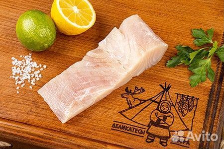 Полустейки лососевых пород рыб слабосоленые