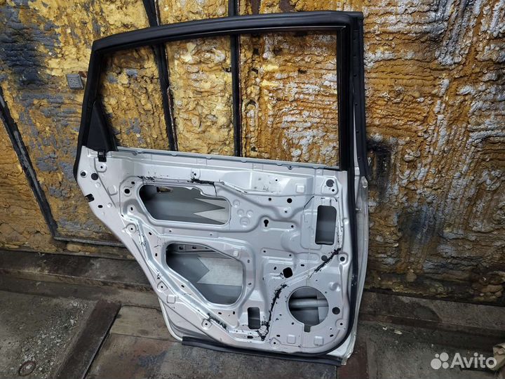 NissanTeana j32 Задняя левая дверь