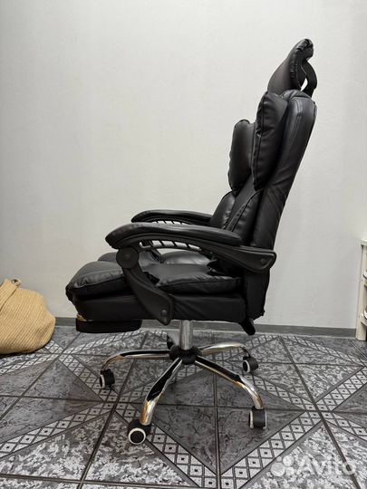 Компьютерное кресло Status, цвет черный