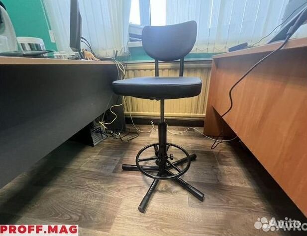 Стул на винтовой опоре JR195