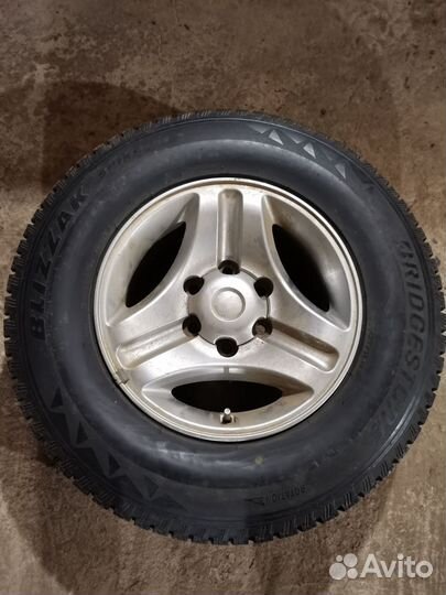 Bridgestone Blizzak Spike-01 245/70 R16