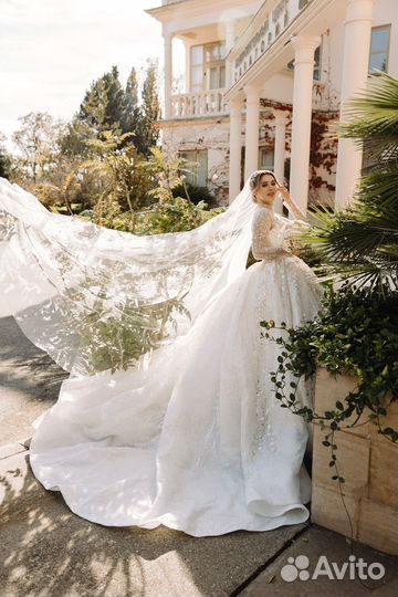 Свадебное платье 42 44 бу