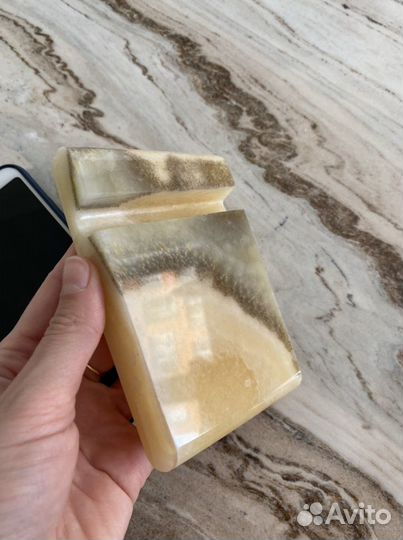 Подставка для телефона из оникса