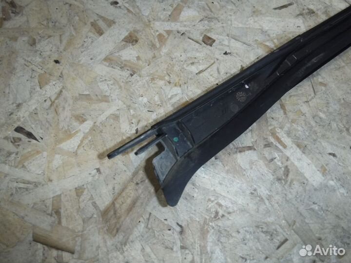 Накладка стекла левая BMW X5 G05 (2018+)