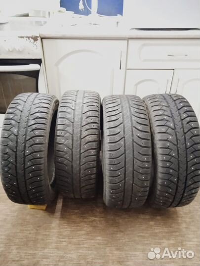Bridgestone Ice Cruiser 7000 205/55 R16 52P