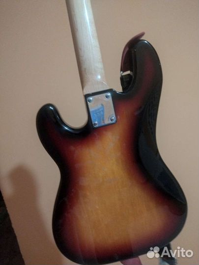 Бас гитара