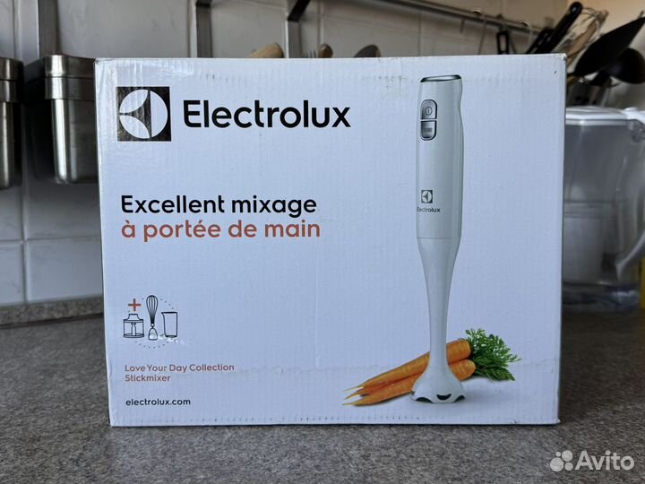 Блендер погружной Electrolux estm3300