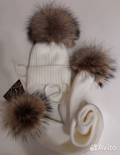 Новая зимняя шапка с одним большим помпоном + шарф