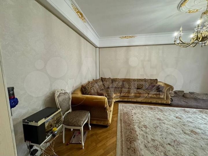 2-к. квартира, 82 м², 8/9 эт.